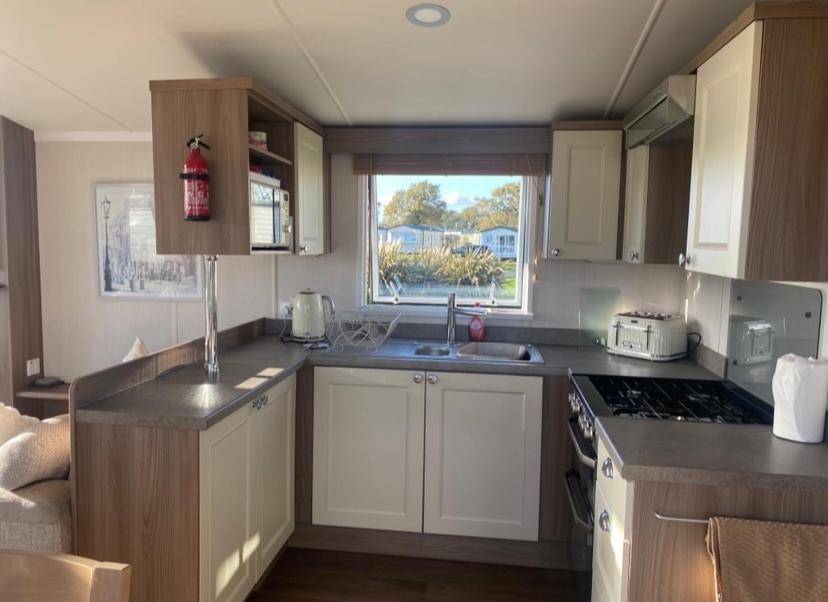 פאגהם Caravan Church Farm Holiday Village מראה חיצוני תמונה